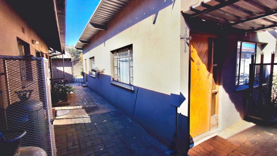 4 Bedroom Property for Sale in Roodia Free State